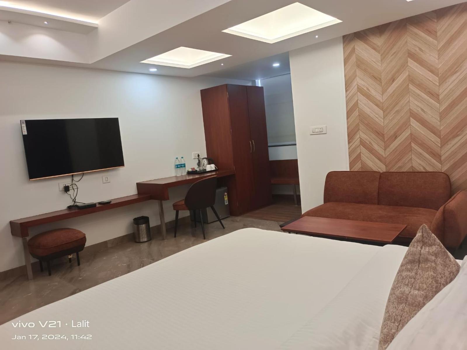 Hotel Kadamb Tree Jabalpur Exterior foto